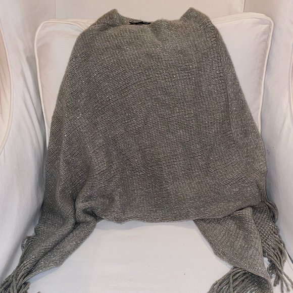 Girls sweater Poncho with fringe - Size L - Picture 1 of 9